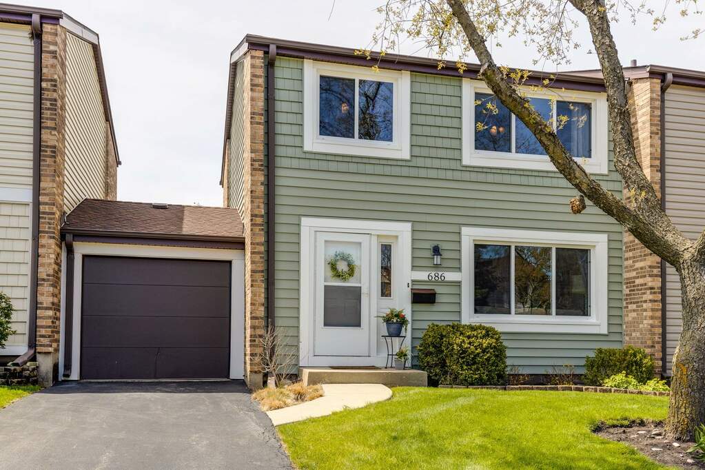 686 Cedarwood Court, Wheeling, IL 60090 MLS 11377045 properties