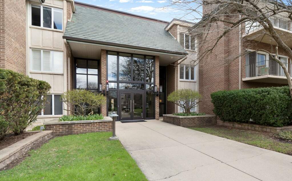 3 Oak Brook Club Drive D308, Oak Brook, IL 60523 MLS 11381599