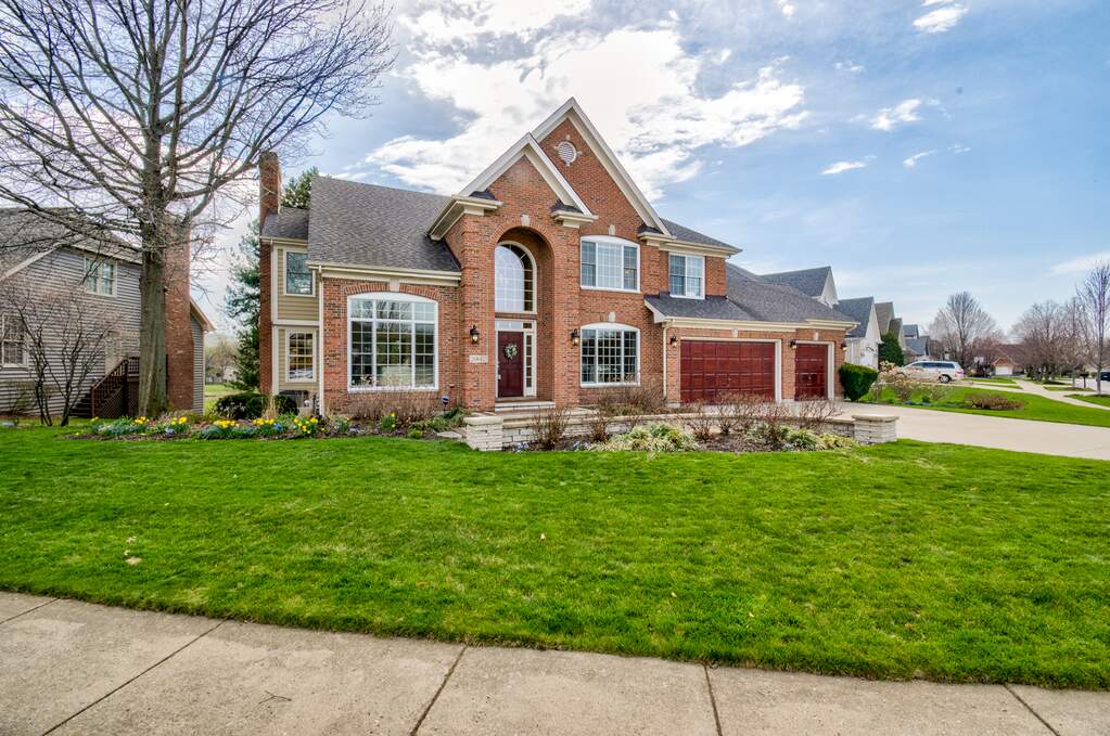 26W423 Interlachen Lane, Winfield, IL 60190 MLS 11382407 properties Chicagoland