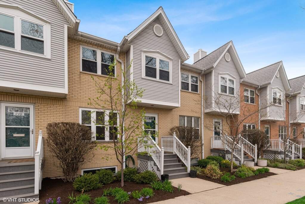 2110 W Balmoral Avenue, Chicago, IL 60625 MLS 11394721 properties