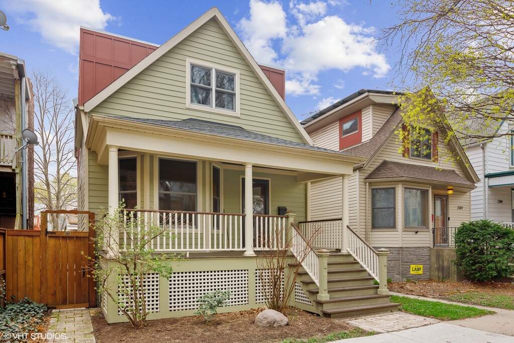 2303 W Winnemac Avenue, Chicago, IL 60625 MLS 11395355 properties