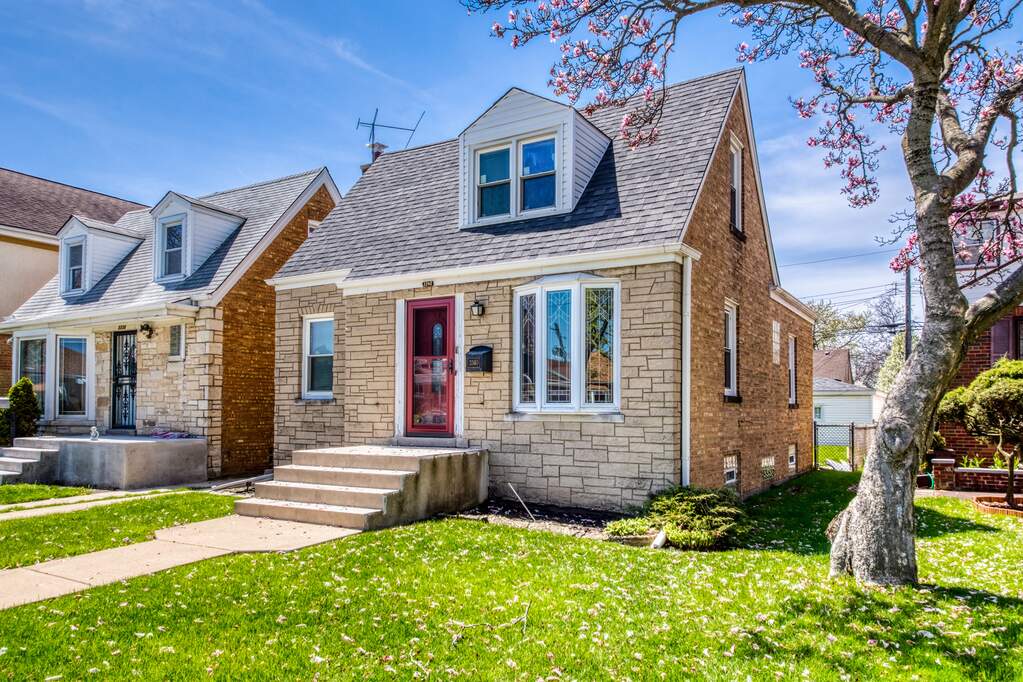 3340 N Page Avenue, Chicago, IL 60634 MLS 11395992 properties