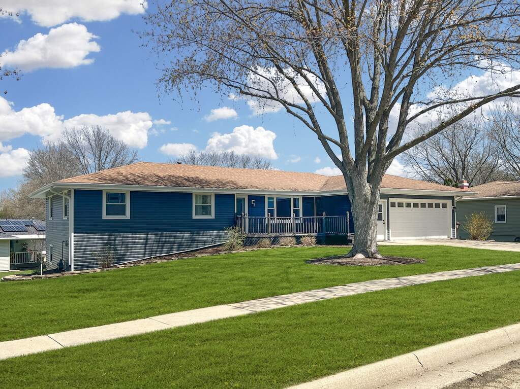 2042 Cimarron Drive, Freeport, IL 61032 MLS 11398437 properties