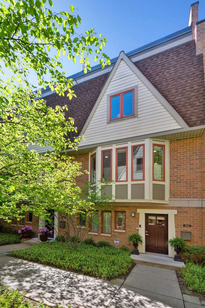 3143 N Honore Street, Chicago, IL 60657 MLS 11409114 properties