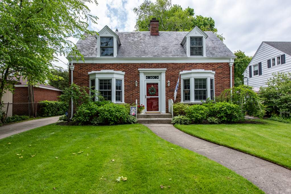 1114 Douglas Court, Waukegan, IL 60085 MLS 11414524 properties