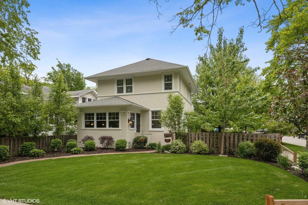 827 Cherry Street, IL 60093 MLS 11418963 properties