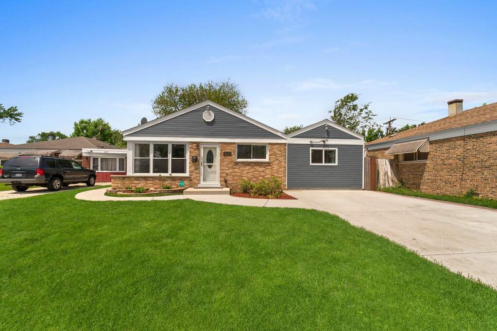 8354 S Kilpatrick Avenue, Chicago, IL 60652 MLS 11419937