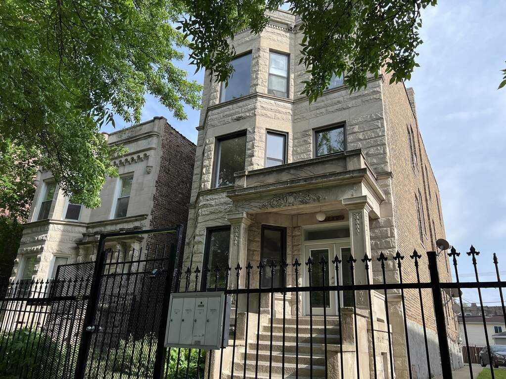 1119 W Garfield Boulevard