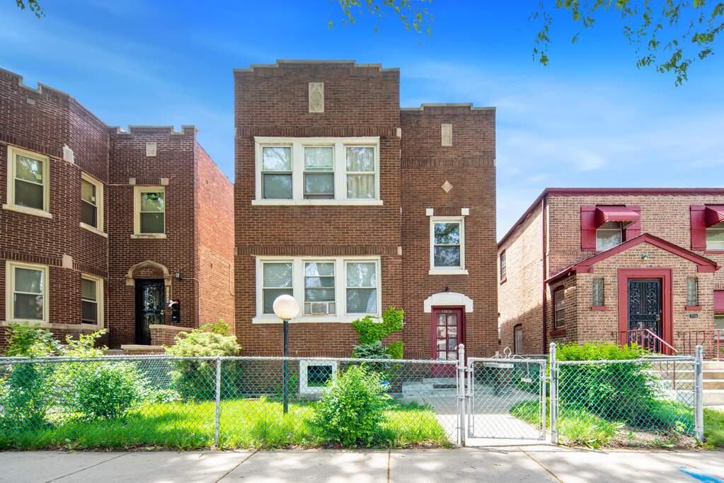 10238 S Eberhart Avenue Chicago, Illinois 60628 MLS 11424506 properties