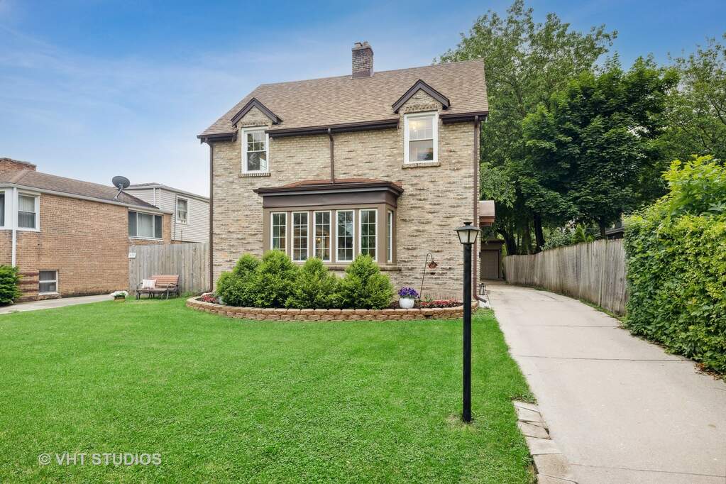 208 9th Avenue, La Grange, IL 60525 MLS 11425374 properties