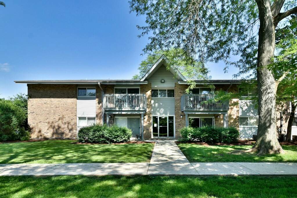 16W543 Mockingbird Lane 208, Willowbrook, IL 60527 MLS 11430323