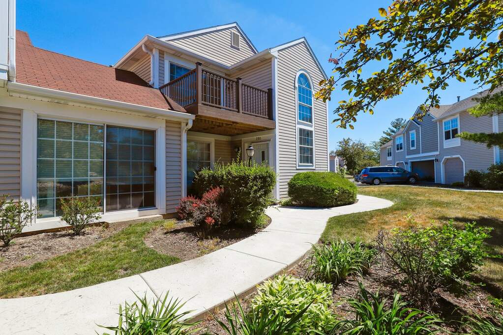 280 Le Parc Circle, Buffalo Grove, IL 60089 MLS 11431173