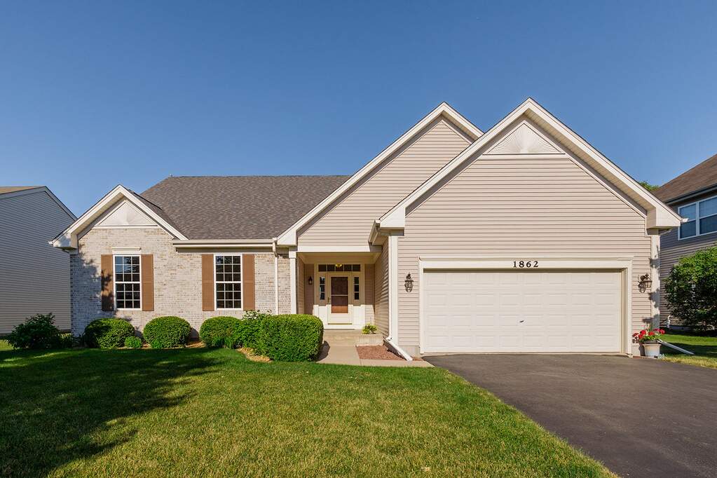 1862 Thurow Street, Sycamore, IL 60178 MLS 11431598 properties