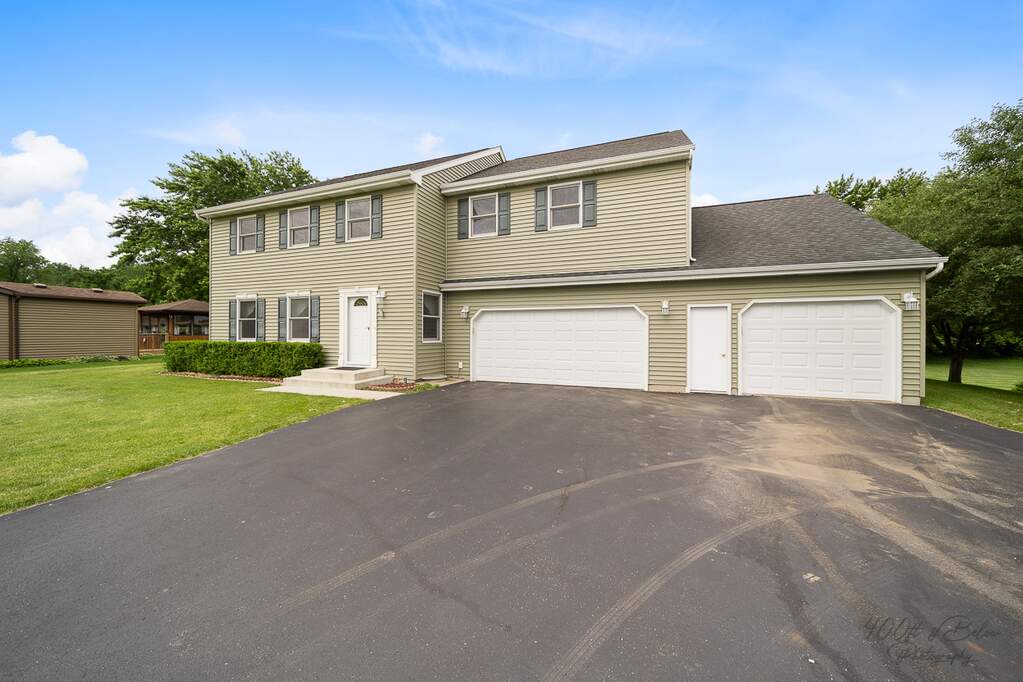 1017 Powers Road, Woodstock, IL 60098 MLS 11432333 properties Chicagoland