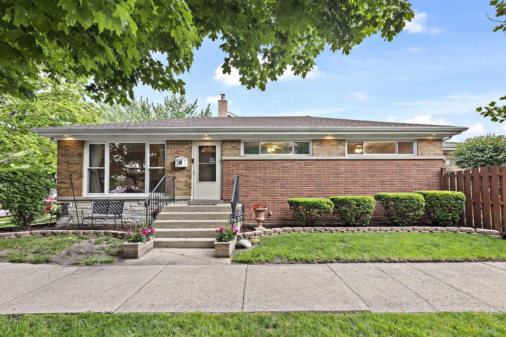7437 W Grace Street, Chicago, IL 60634 MLS 11435788 properties