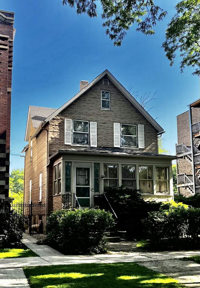 2220 W Morse Avenue, Chicago, IL 60645 MLS 11439013 properties