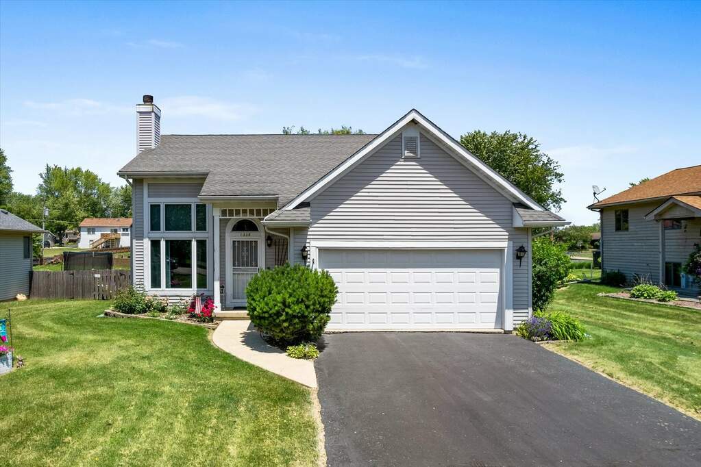 1338 Mabel Lane, Lake Holiday, IL 60548 MLS 11442913 properties