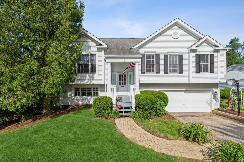 18 Hickory Road, Oakwood Hills, IL 60013 MLS 11448562 properties