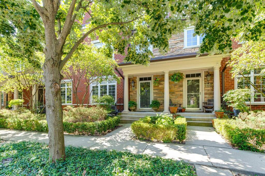 4237 Linden Tree Lane, Glenview, IL 60026 MLS 11449786 properties