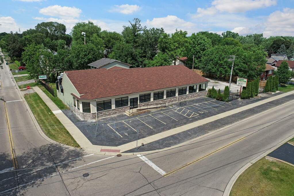 400 E Shorewood Road, Round Lake, IL 60073 MLS 11451669