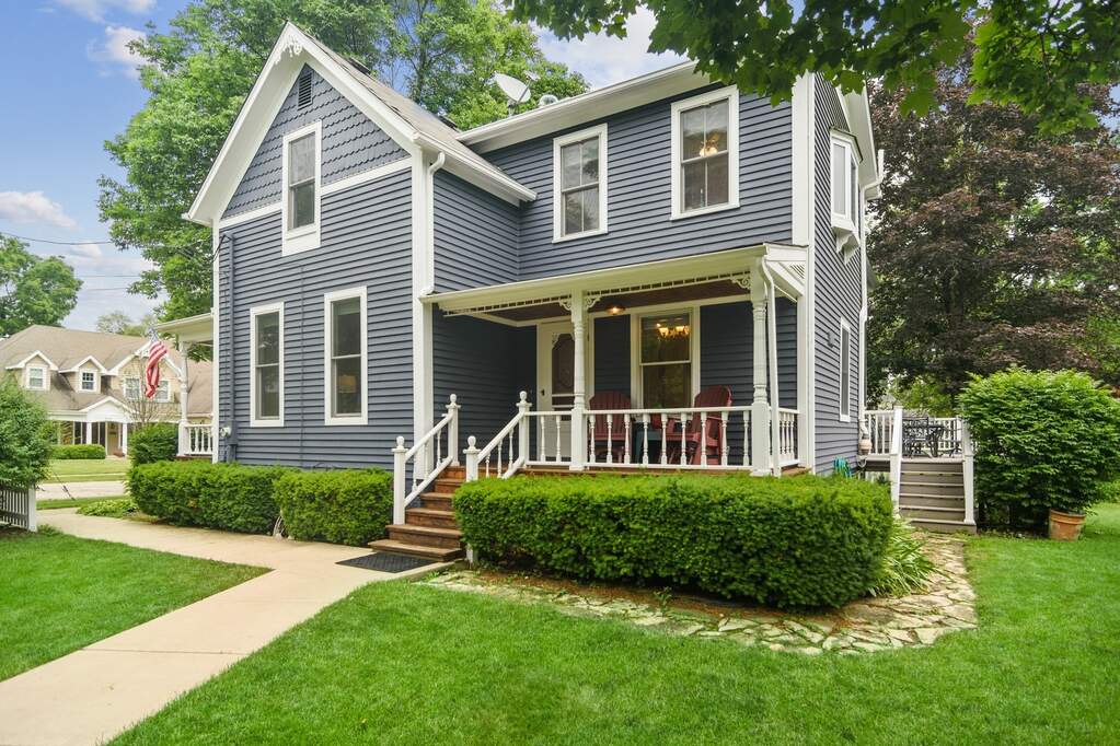 215 Victoria Street, Barrington, IL 60010 MLS 11454715 properties