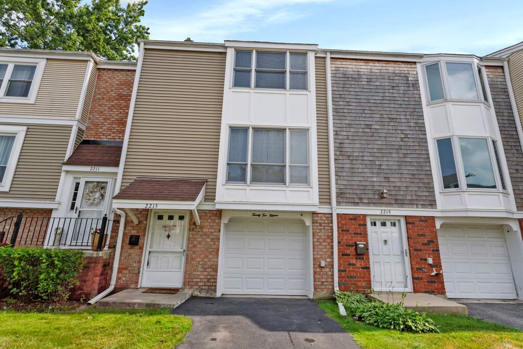 2215 Langdon Place, Hoffman Estates, IL 60169 MLS 11456087