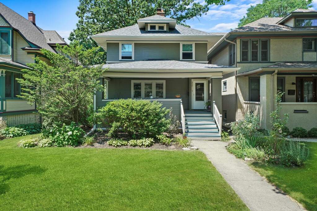217 S Taylor Avenue, Oak Park, IL 60302 MLS 11458889 properties
