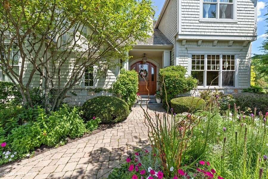 1031 Olmsted Drive, Lake Forest, IL 60045 MLS 11460645 properties