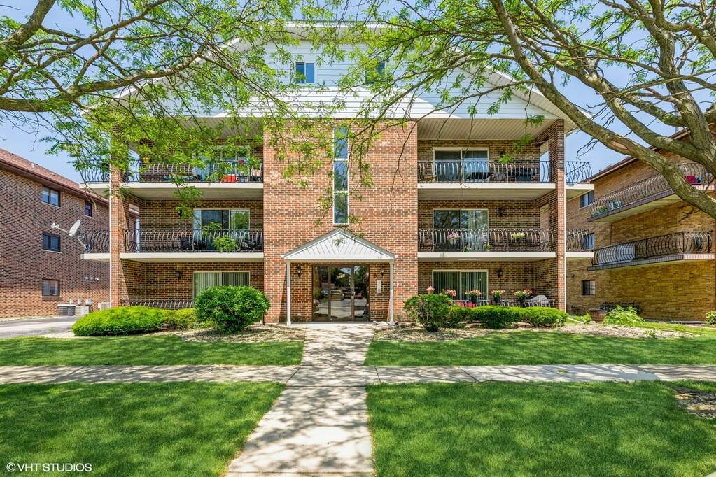 8154 168th Place 1W, Tinley Park, IL 60477 MLS 11463209 properties Chicagoland