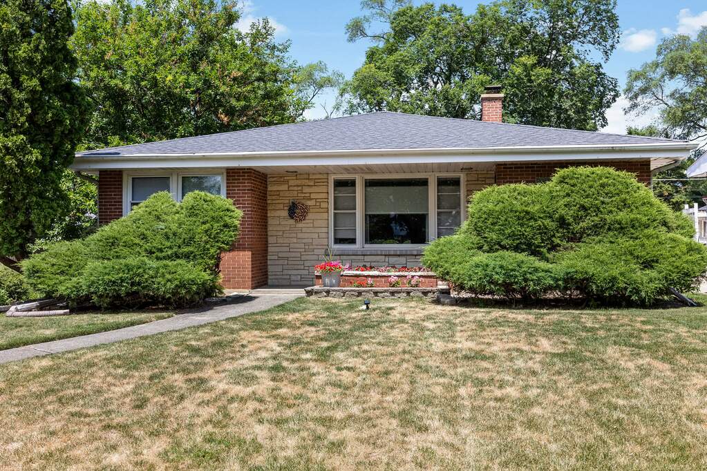 16 E Monroe Street, Villa Park, IL 60181 MLS 11465492 properties