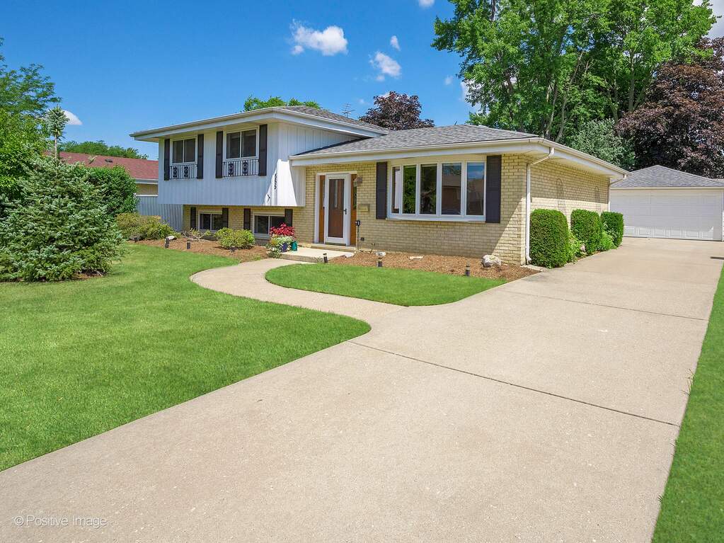 555 W Potter Street, Wood Dale, IL 60191 MLS 11468239 properties