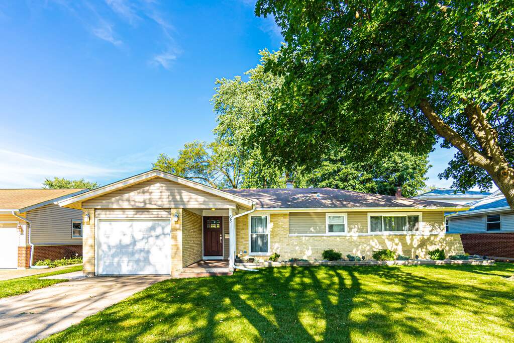 63 Wildwood Road, Elk Grove Village, IL 60007 MLS 11468284 properties Chicagoland