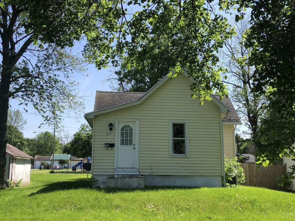 512 W Pine Street, Paxton, IL 60957 MLS 11469674 properties