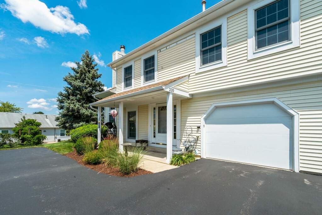 220 Whitewood Drive, Streamwood, IL 60107 MLS 11470102 properties