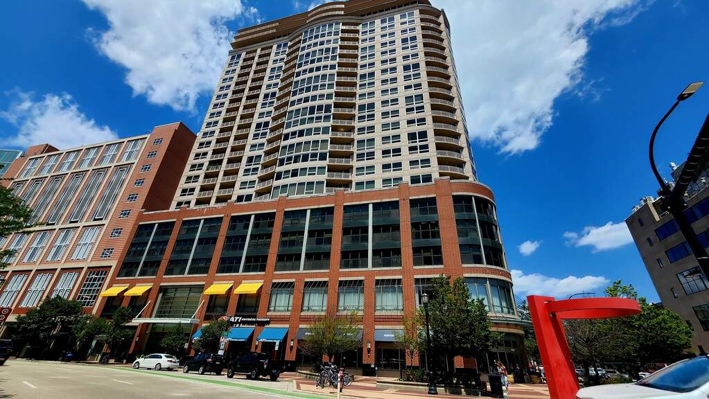 807 Davis Street 1807, Evanston, IL 60201 MLS 11470384