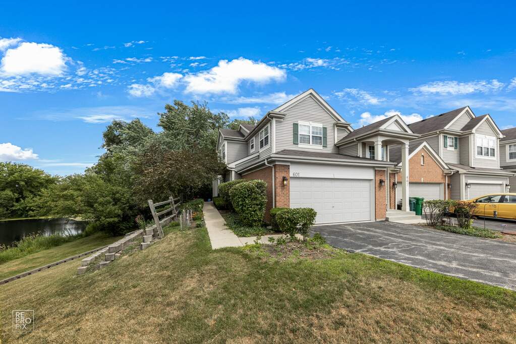 601 Creekside Circle 41, Gurnee, IL 60031 MLS 11473150