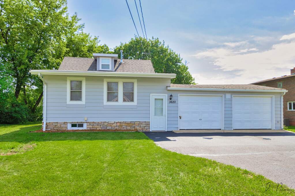 3620 Lakeview Drive Island Lake, Illinois 60042 MLS 11474120