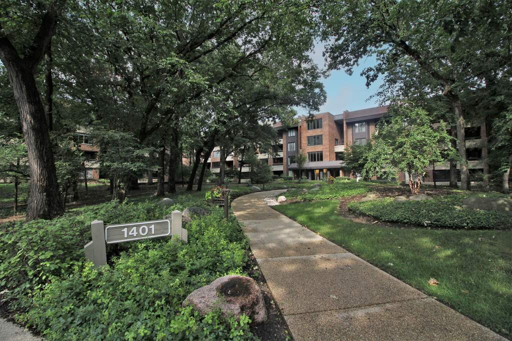 1401 Burr Oak Road 117B, Hinsdale, IL 60521 MLS 11478454
