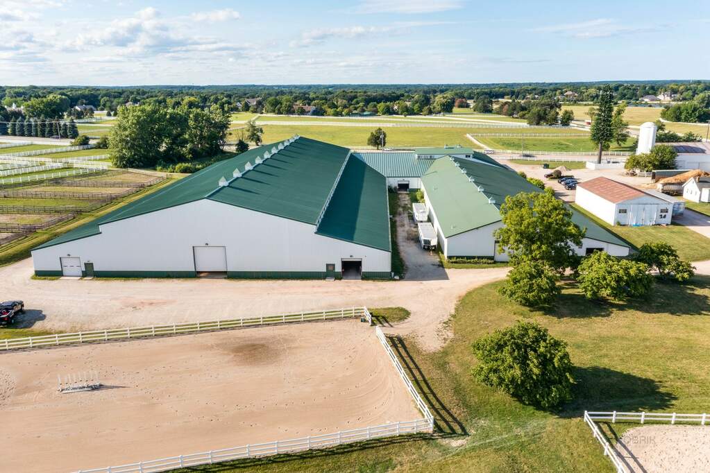 36550 N Hunt Club Road, Gurnee, IL 60031 MLS 11479236 properties Chicagoland