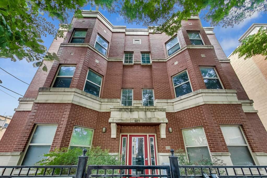 1038 S Racine Avenue 201, Chicago, IL 60607 MLS 11480994 properties Chicagoland