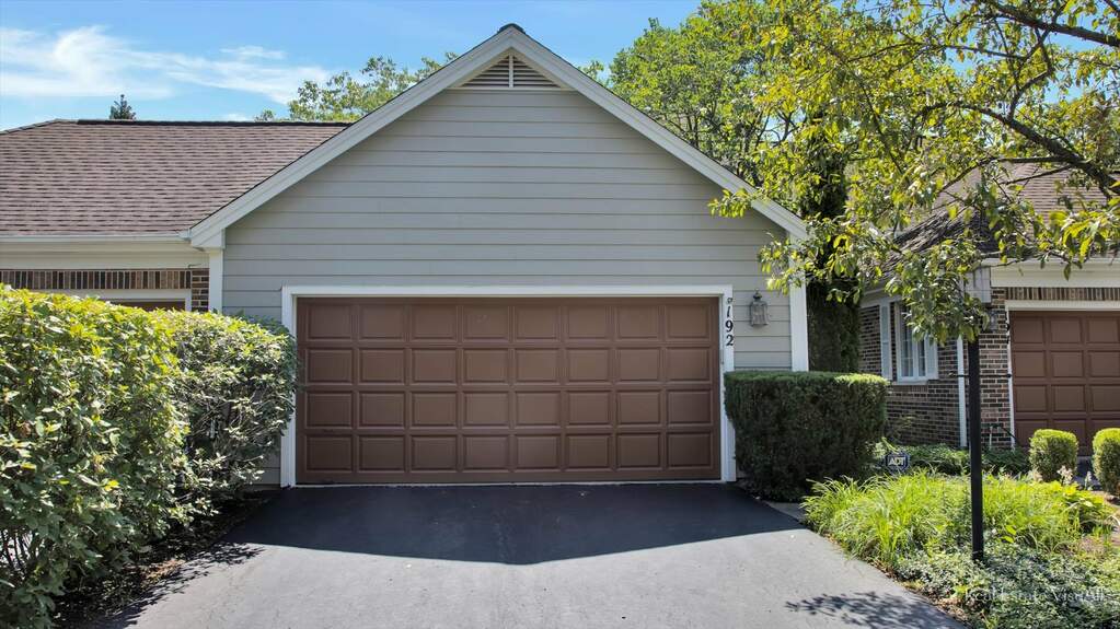 192 Westminster Way, Lincolnshire, IL 60069 MLS 11481551