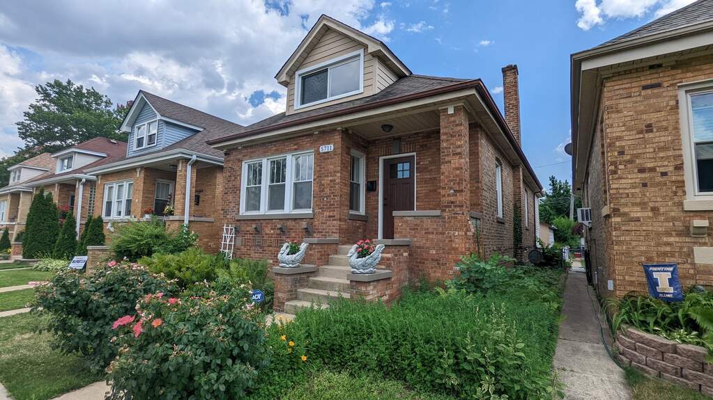 5711 W Newport Avenue, Chicago, IL 60634 MLS 11485241 properties