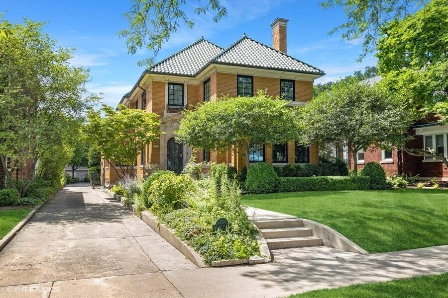 927 N Elmwood Avenue, Oak Park, IL 60302 MLS 11488802 properties