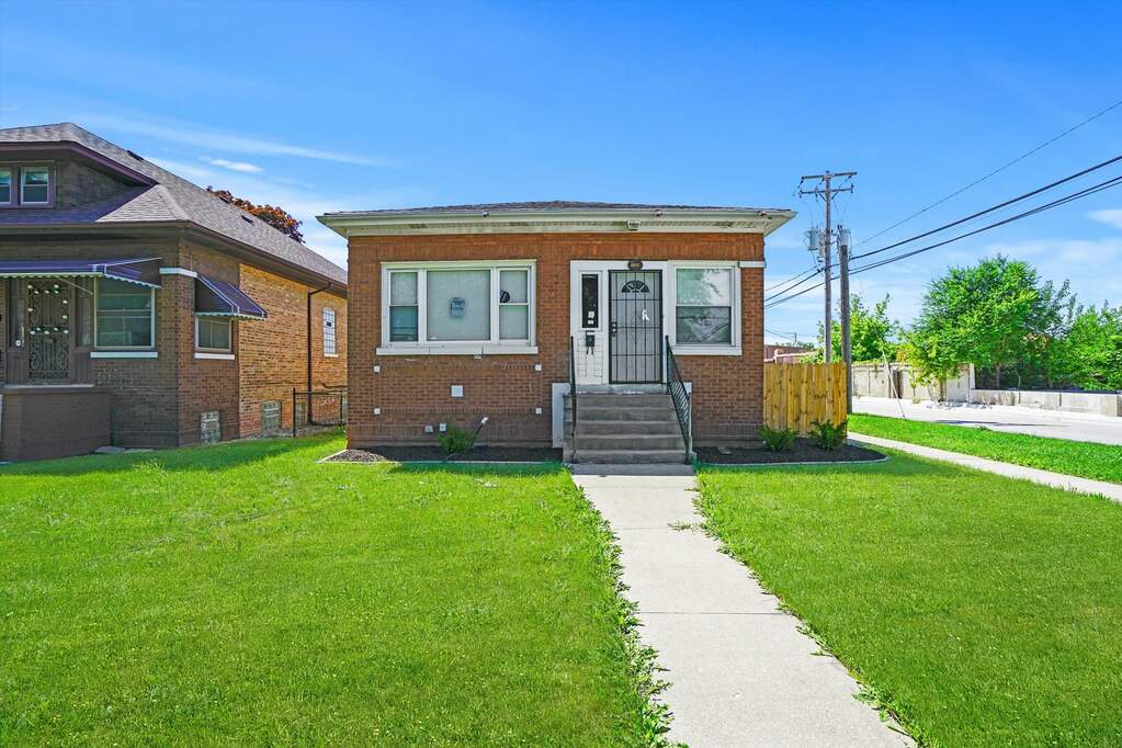 1300 S 7th Avenue, Maywood, IL 60153 MLS 11489356 properties Chicagoland