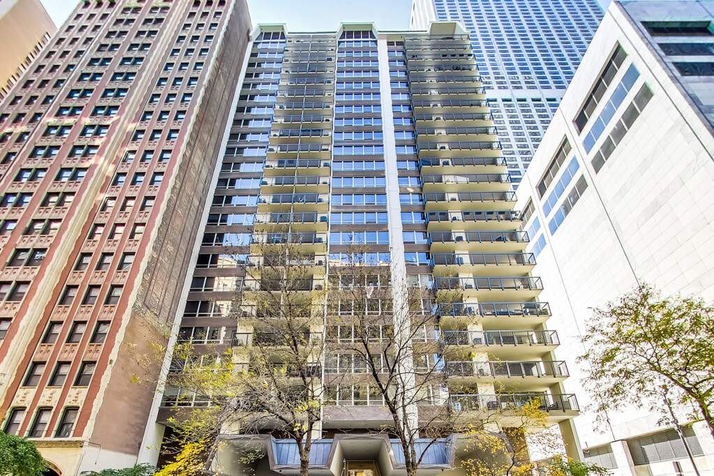 201 E Chestnut Street 6B, Chicago, IL 60611 MLS 11605648