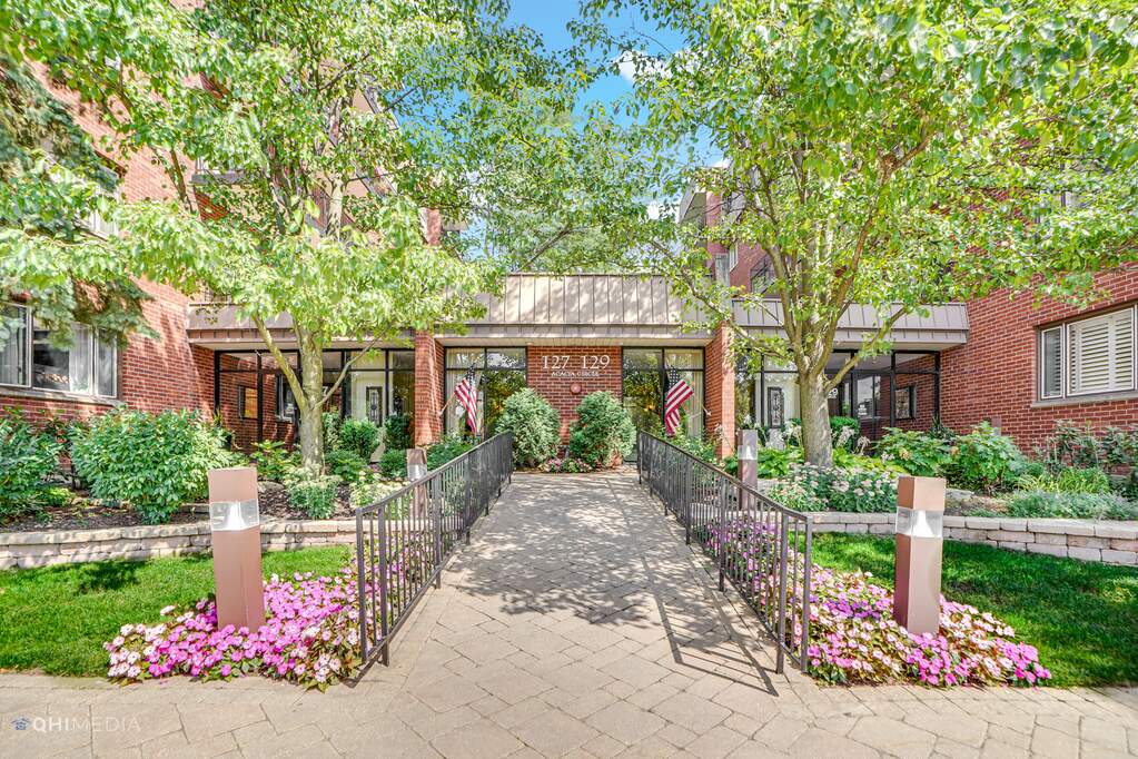 129 Acacia Circle 406, Indian Head Park, IL 60525 MLS 11607625