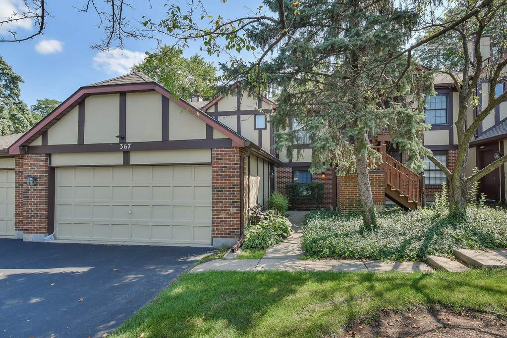 367 Sandhurst Circle 5, Glen Ellyn, IL 60137 MLS 11608252