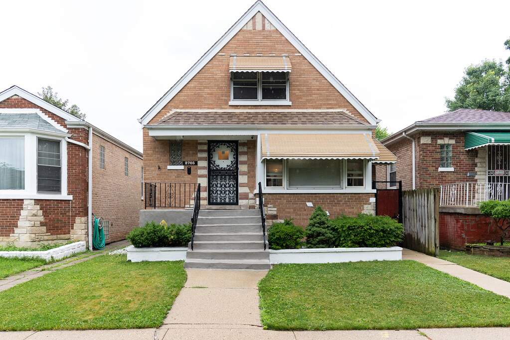 2705 N Menard Avenue, Chicago, IL 60639 MLS 11612157 properties