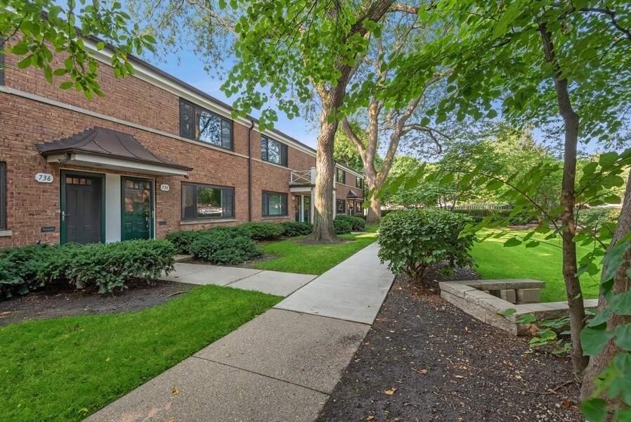 738 Dodge Avenue, Evanston, IL 60202 MLS 11613708 properties