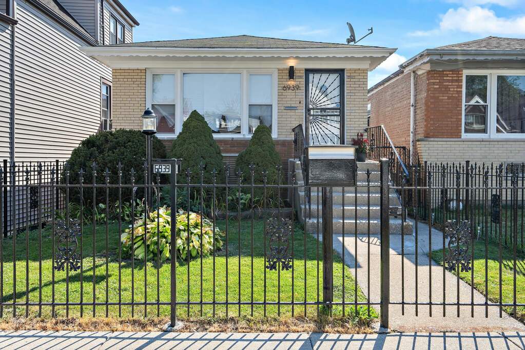 6939 S Winchester Avenue, Chicago, IL 60636 MLS 11616377